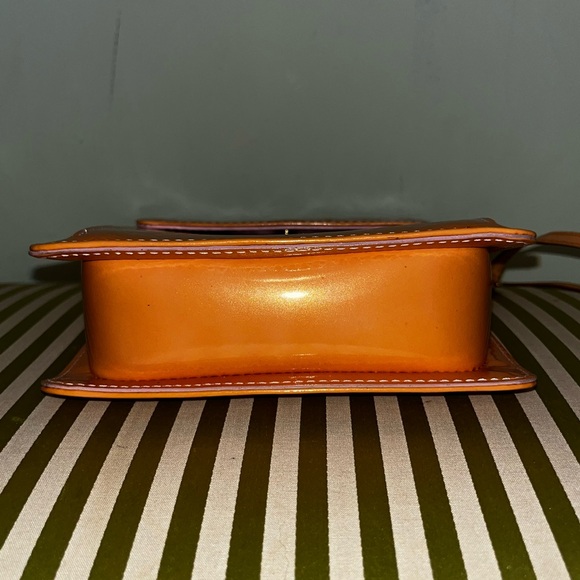 Louis Vuitton Vernis Moto Shoulderbag - Picture 4 of 10